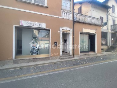 Locale commerciale in Vendita