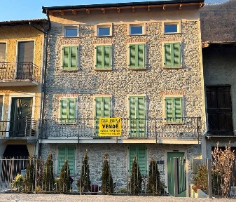Trilocale via Valeriana, Centro, Mantello