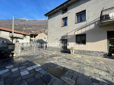 Trilocale via Valeriana, Centro, Traona