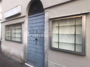 Locale commerciale in Vendita