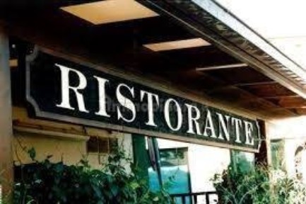 Locale commerciale in Vendita