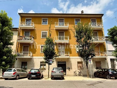 Trilocale via Cadore 48, Centro, Cremona