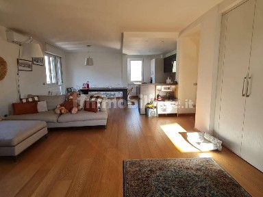 Trilocale via Trento 57, Centro, Sondrio