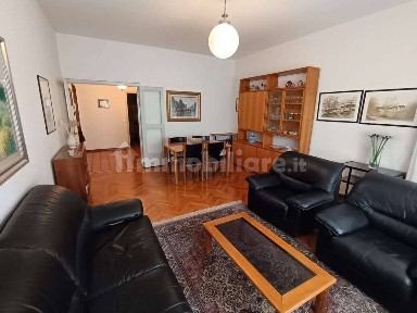 Trilocale via Cesare Battisti 26, Centro, Sondrio