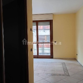 Sondrio, Via Cesare Battisti, 80