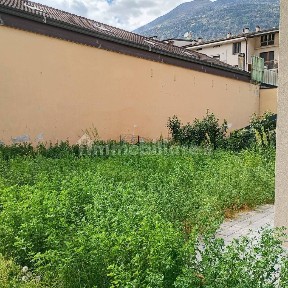 Sondrio, Via Cesare Battisti, 80