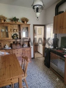 Bilocale piazza Caduti 7, Centro, Traona