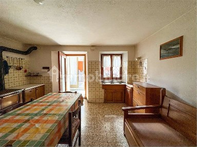 Trilocale via Dante, 39, Villa, Villa di Chiavenna