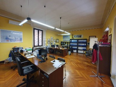Quadrilocale Galleria Venticinque Aprile, Centro, Cremona