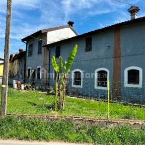 Appartamento all'asta via Valle 13, Castelvisconti