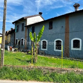 Appartamento all'asta via Valle 13, Castelvisconti