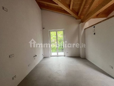 Sondrio, Contrada Maioni, 16
