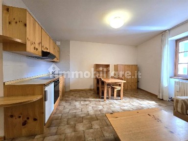 Trilocale da ristrutturare, secondo piano, Centro, Bormio