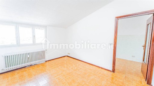 Bilocale via Quadrio 5, Centro, Delebio