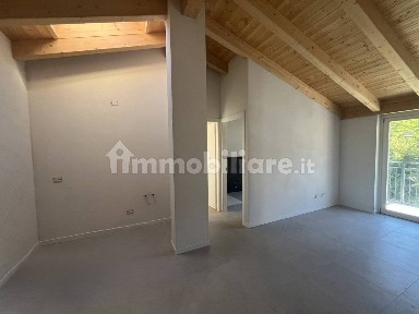 Sondrio, Contrada Maioni, 16