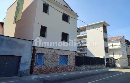 Bilocale viale Isonzo, Rivolta d'Adda