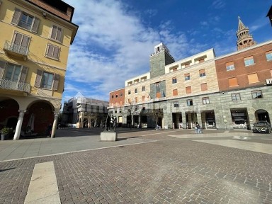 Bilocale piazza Antonio Stradivari, Centro, Cremona
