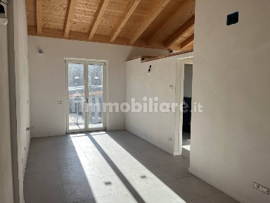 Sondrio, Contrada Maioni, 16