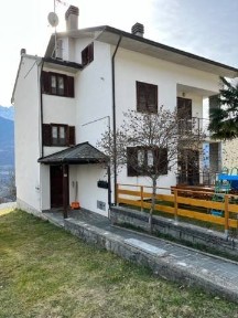 Trilocale via San Giovanni 12, San Giovanni, Teglio