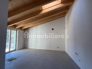 Sondrio, Contrada Maioni, 16