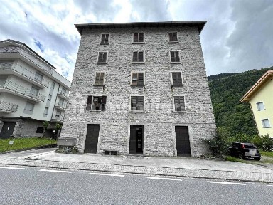 Quadrilocale via Nazionale 63, Villa, Villa di Chiavenna