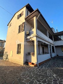 Trilocale via San Giorgio 21, Chieve