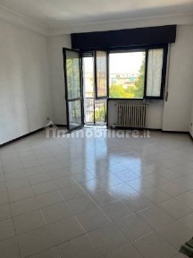 Trilocale via Dalmazia 4, Centro, Cremona