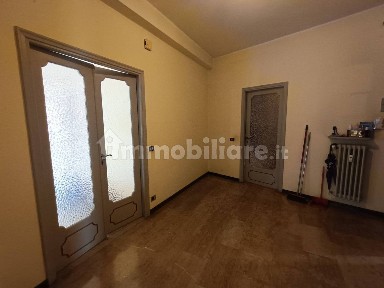 Appartamento largo Paolo Sarpi 8, Centro, Cremona