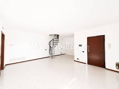Trilocale via delle Rogge, Pescarolo ed Uniti