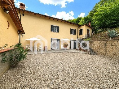 Villa a schiera via renzi, Cavriglia