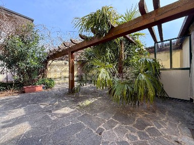 Terratetto plurifamiliare 220 m², buono stato, Stezzano