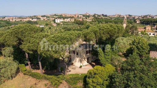 Siena, Fuori Porta Romana, Strada di Certosa