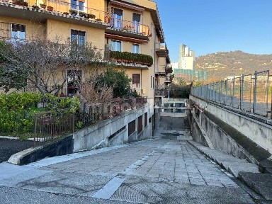 Magazzino - Deposito in Affitto