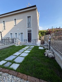 Trilocale via Libertà 5, Centro, Torrevecchia Pia