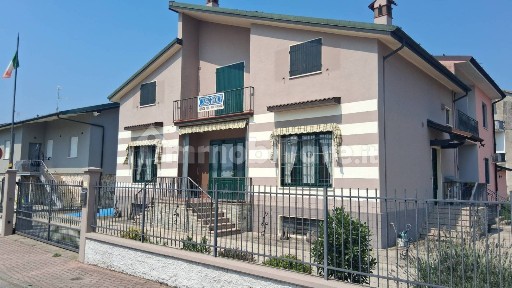 Terratetto plurifamiliare via Gabiano, Centro, Borgo San Giacomo