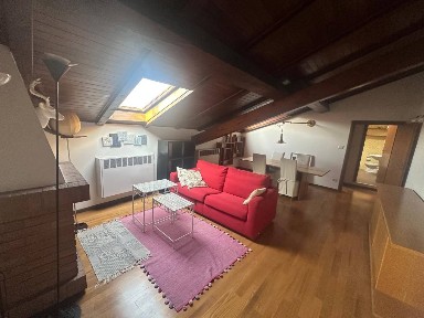 Bologna, Centro Storico, Via Cesare Battisti, 29