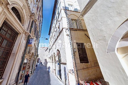 Appartamento all'asta via Della Loggia, 5, Ancona