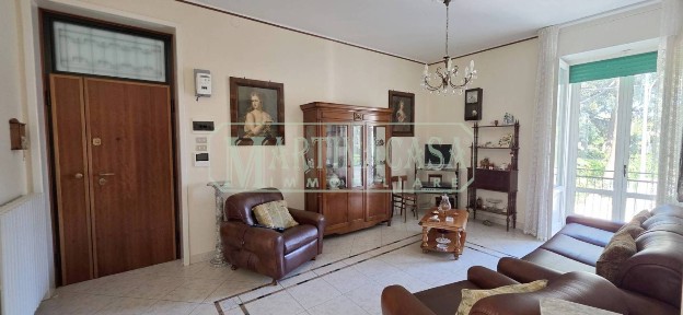 Quadrilocale viale Domenico Carella, Martina Franca