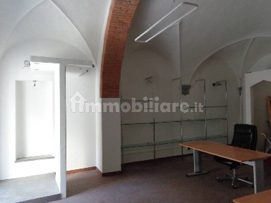 Locale commerciale in Vendita