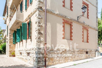 Radda in Chianti, Viale XI Febbraio, 17