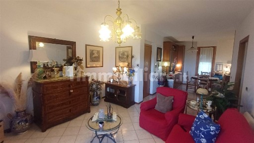 Appartamento via Romana 103, Torrenieri, Montalcino