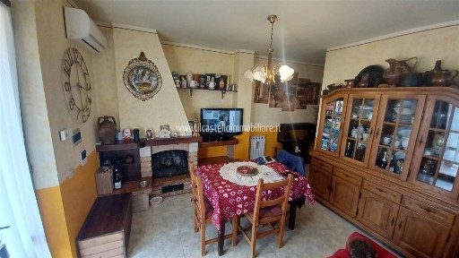 Quadrilocale via della Resistenza 44, Piazze, Cetona