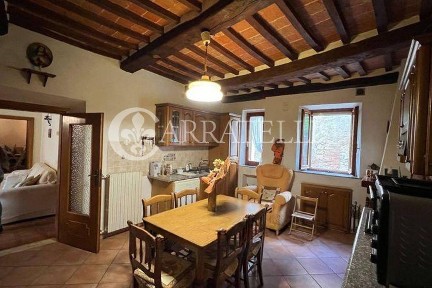 Appartamento via Finoglio 10, Centro, Cetona