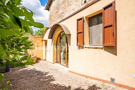 Siena, Ruffolo - Taverne d'Arbia, Strada Statale 73 levante, 26
