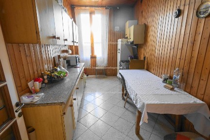Appartamento zona semicentrale, Centro, Poggibonsi