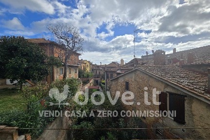 Trilocale via Arunte 20, Centro, Chiusi