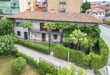 Quadrilocale via Vittorio Veneto 30, Centro, Arona