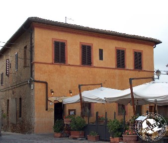 Monteriggioni, Piazza Roma, 18