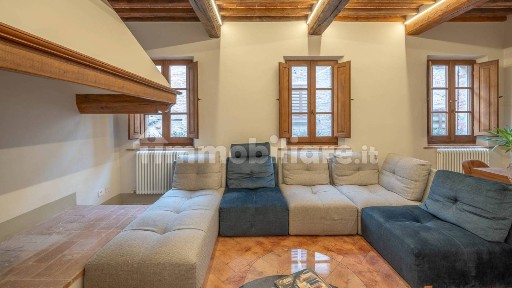 Torrita di Siena, Via Ghino di Tacco, 1
