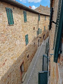 Appartamento via Spartaco Lavagnini 6, Trequanda